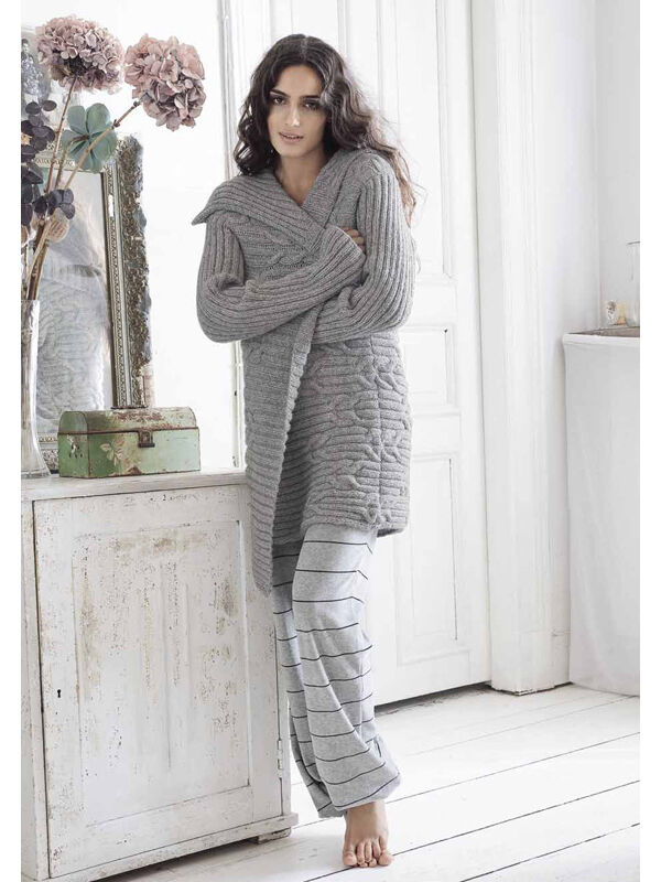Lana Grossa COAT IN CABLE AND RIB PATTERN Alta Moda Alpaca