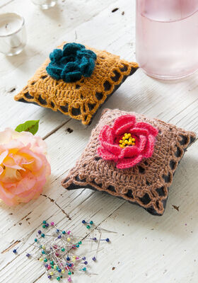 PIN CUSHIONS Ecopuno from Lana Grossa
