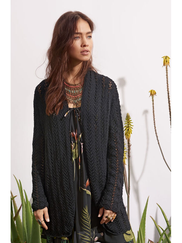 Lana Grossa JACKET IN ARCHING LACE PATTERN Linarte