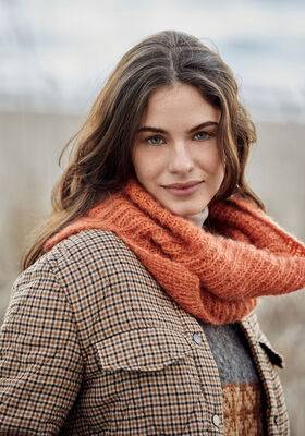 COWL Setasuri Big from Lana Grossa