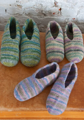 HOUSE SLIPPERS Feltro Print from Lana Grossa