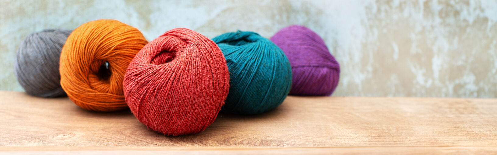 High quality yarns for knitting, crocheting & felting Lana Grossa Yarns