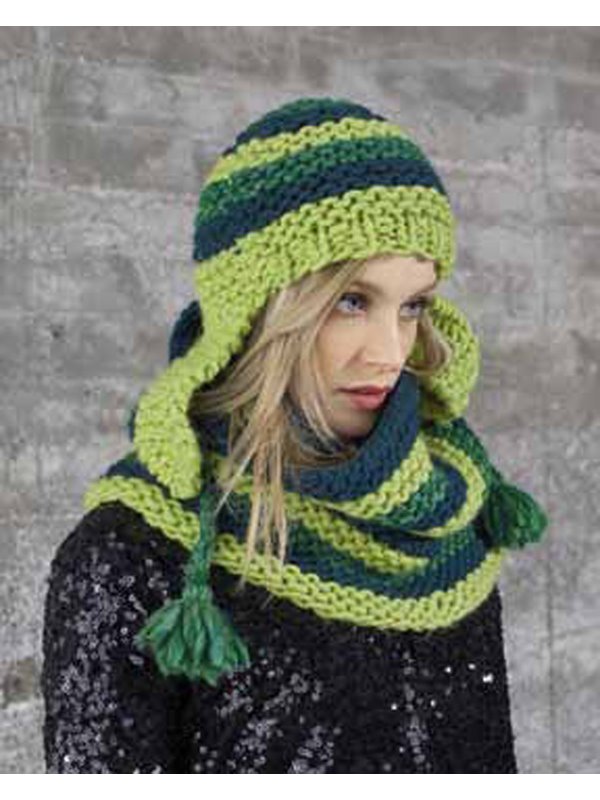 Lana Grossa Cap and snood in shades of green LEI color