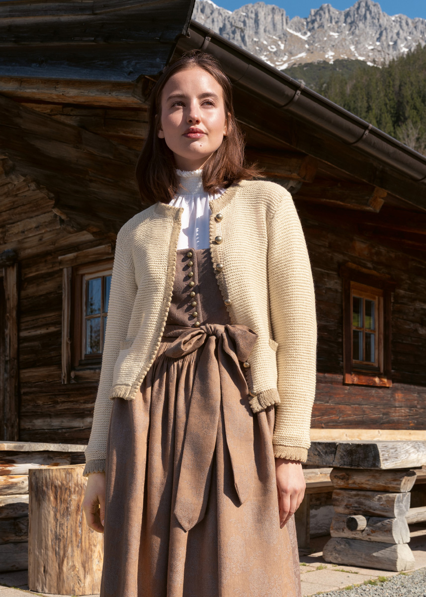 Lana Grossa TRACHTEN No. 9 - German Edition