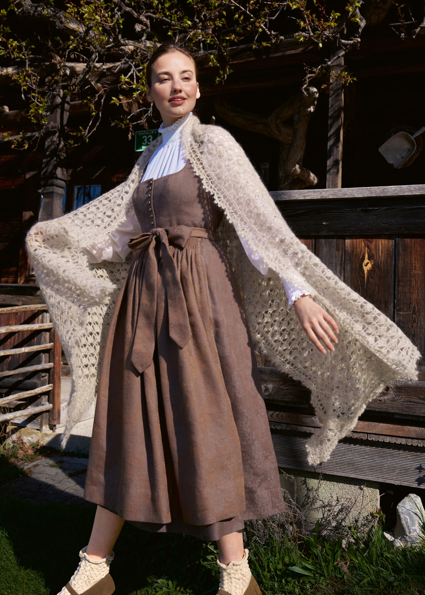 Lana Grossa TRACHTEN No. 9 - German Edition