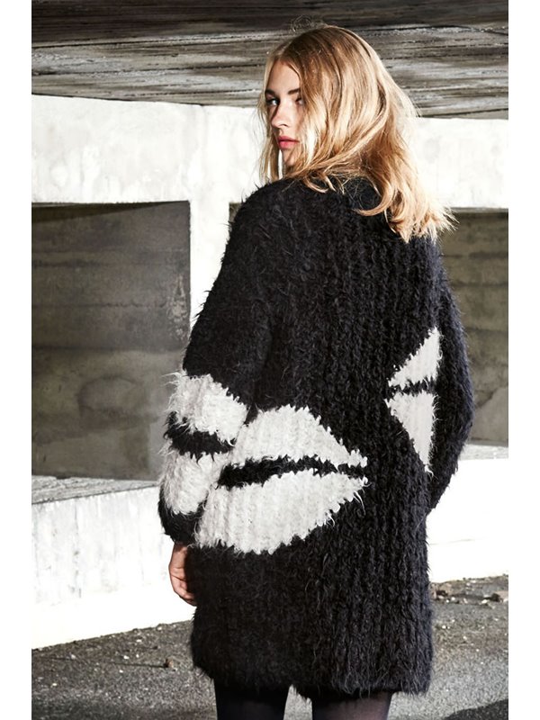 Lana Grossa COAT IN SHAKER RIB WITH INTARSIA MOTIFS Lala Berlin Hairy/Lala Berlin Softness