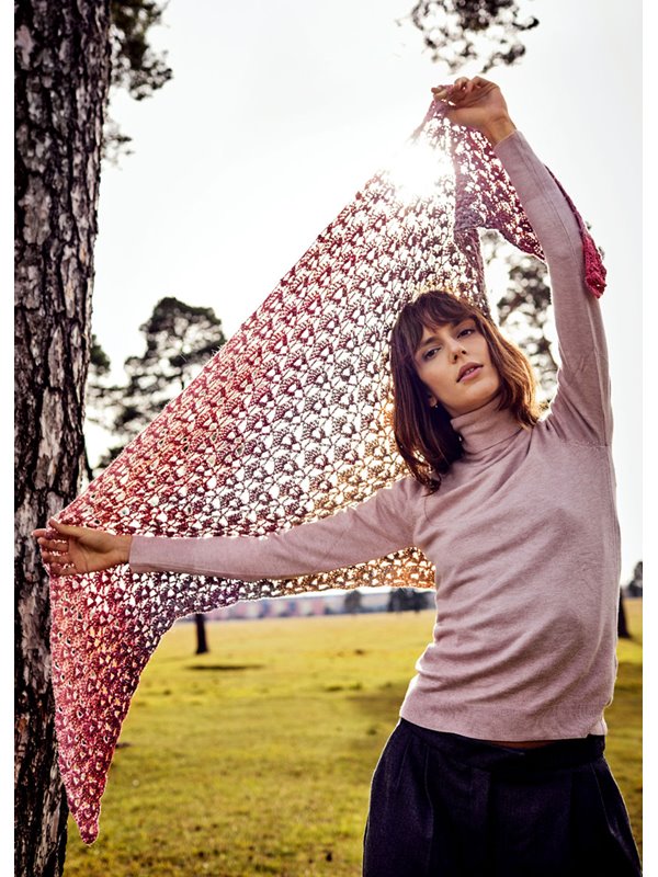 Lana Grossa CROCHETED SHAWL IN SHELL PATTERN Shades of Alpaca Silk